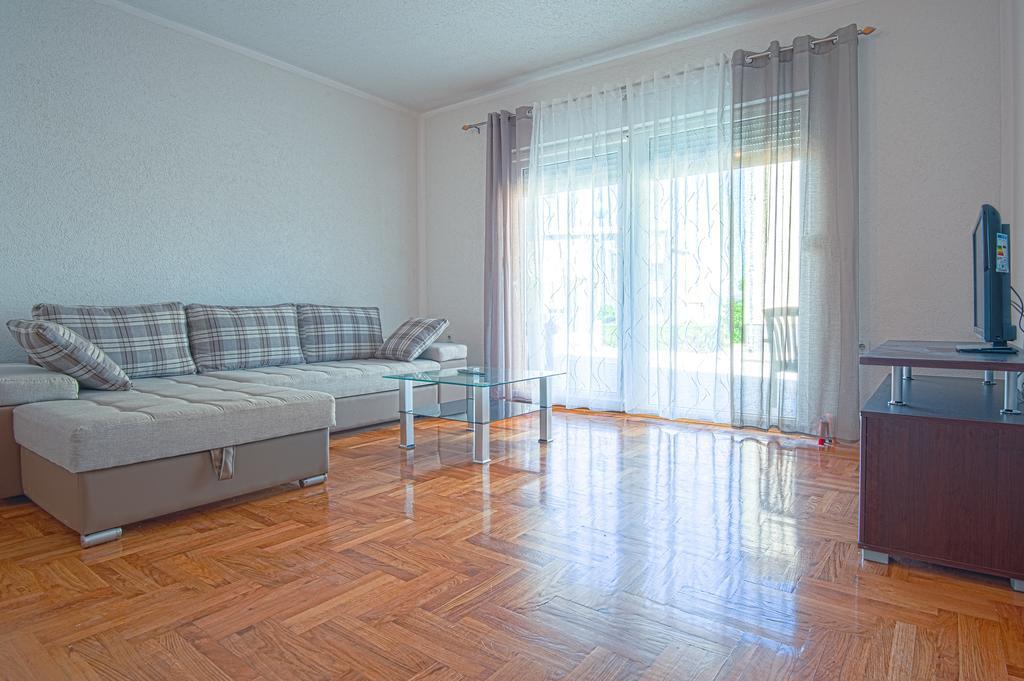 Apartments Marko Podstrana Ruang foto