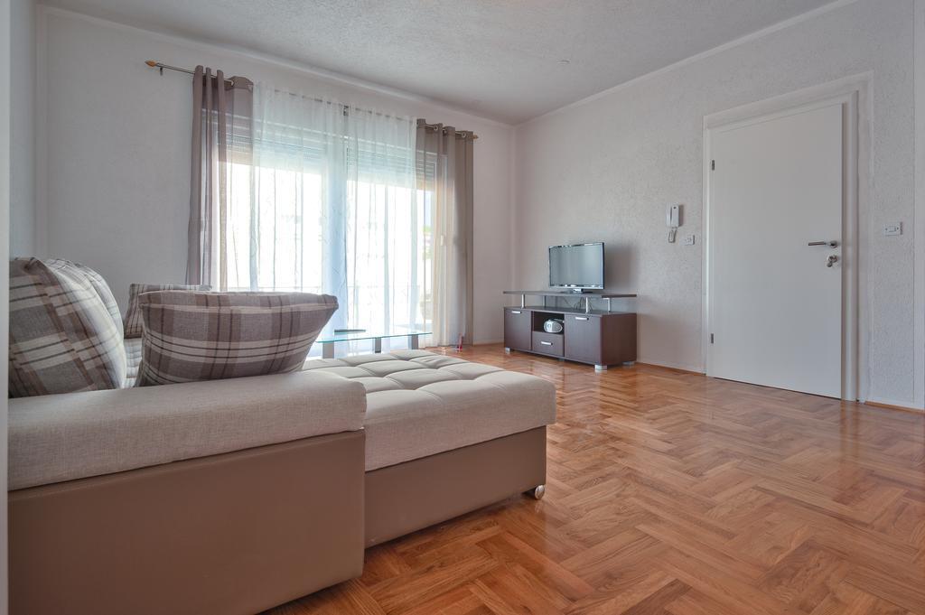 Apartments Marko Podstrana Ruang foto
