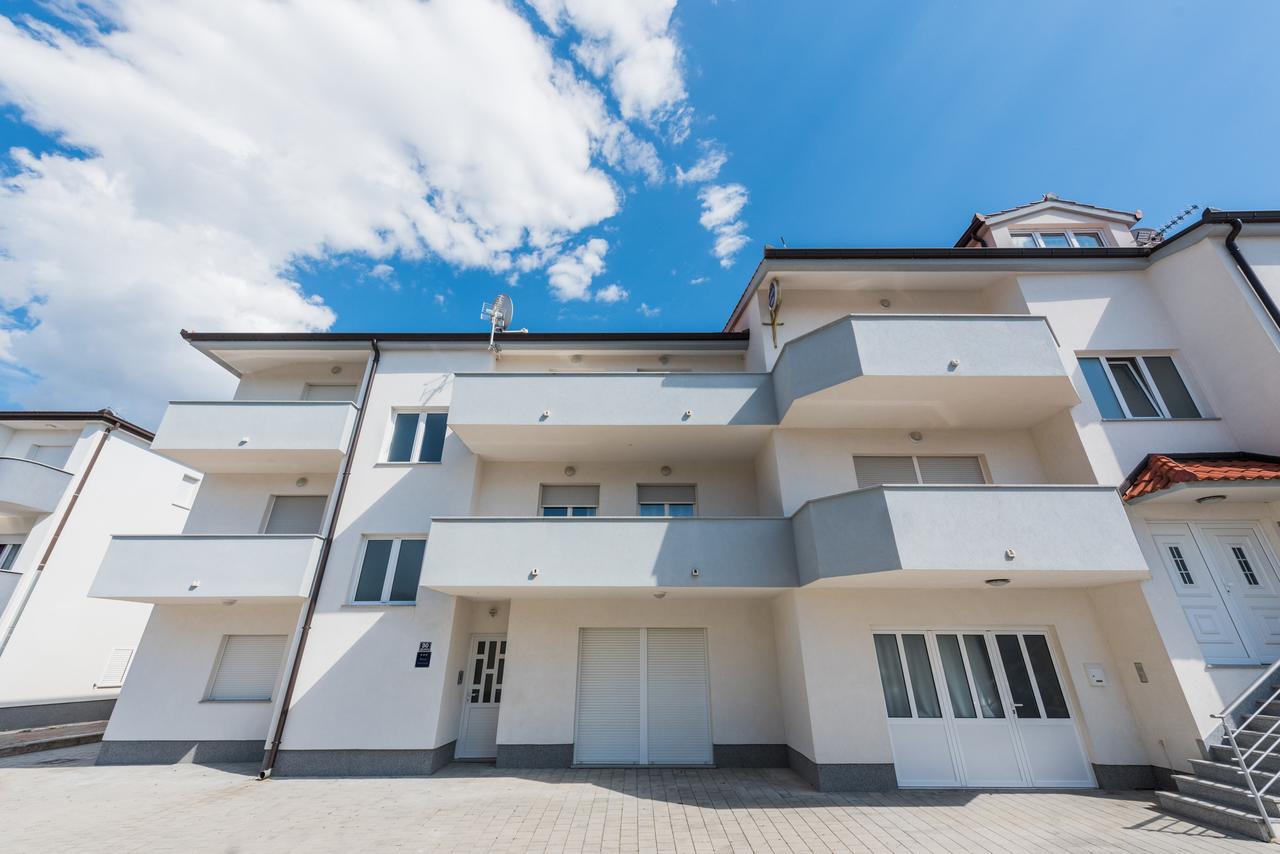 Apartments Marko Podstrana Bagian luar foto